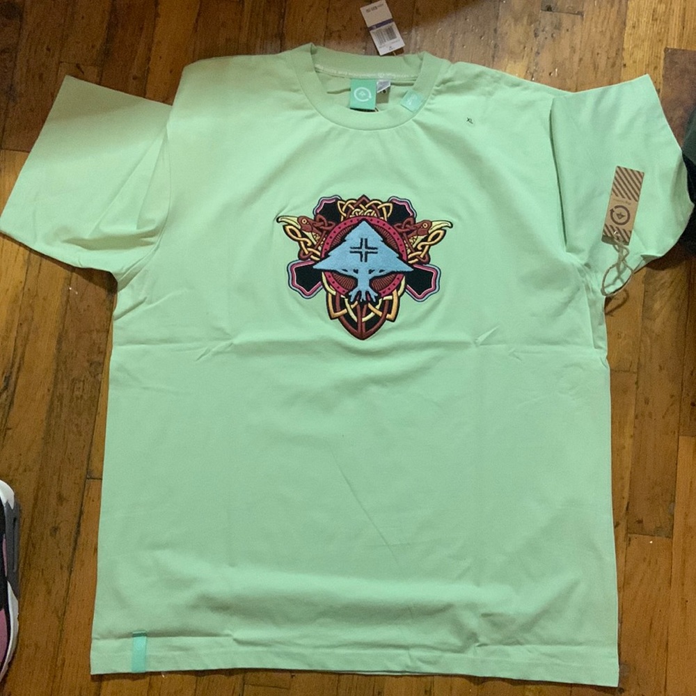 LRG TSHIRT